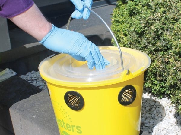 VLIEGENVAL 12 LITER, INCLUSIEF LOKSTOF – NIET GIFTIG € 39,95 - staffelkorting - Afbeelding 9